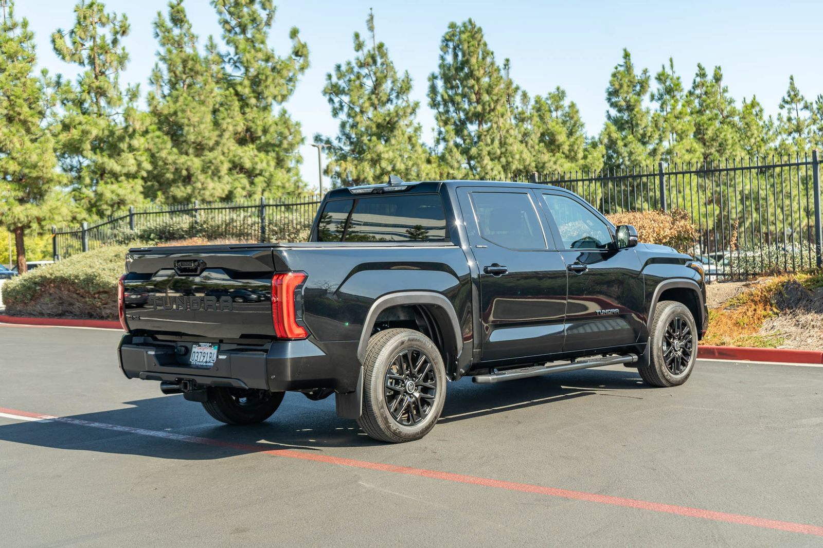 Used 2024 Toyota Tundra Limited AWD/4WD image 9