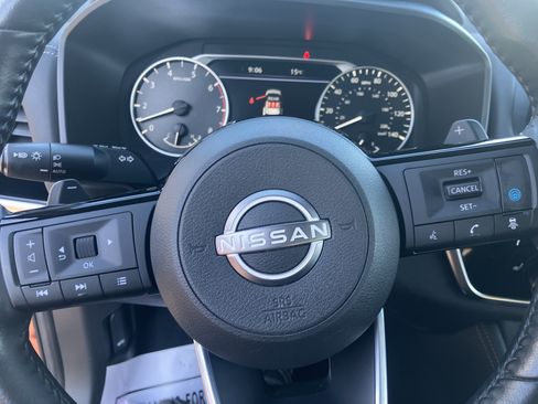 Used 2023 Nissan Rogue SL AWD/4WD image 22