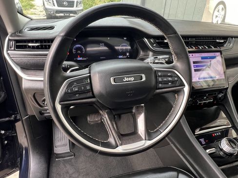 Used 2024 Jeep Grand Cherokee L Limited image 24