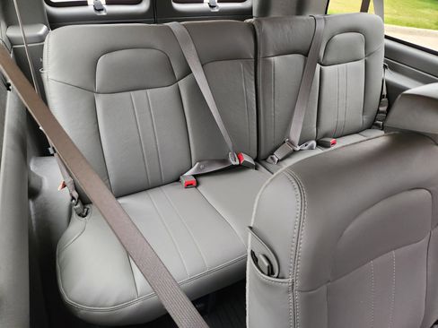 New 2025 Chevrolet Express 3500 LS w/ Chrome Appearance Package image 33