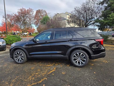 New 2026 Ford Explorer ST-Line image 8