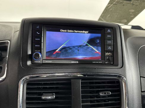 Used 2014 Dodge Grand Caravan SXT image 20