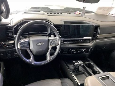Used 2022 Chevrolet Silverado 1500 ZR2 w/ Technology Package AWD/4WD image 3