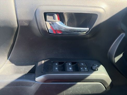 Used 2022 Toyota Tacoma TRD Off-Road image 14