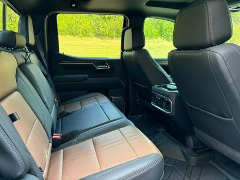 Used 2025 Chevrolet Silverado 1500 High Country w/ High Country Premium Package AWD/4WD image 21