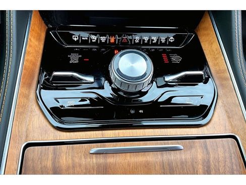 Certified 2024 Jeep Grand Wagoneer Series III w/ HD Trailer Tow Package AWD/4WD image 30