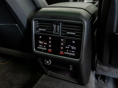 Used 2021 Porsche Cayenne Turbo image 36