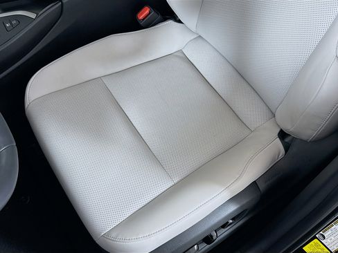 Used 2024 Lexus UX 250h AWD w/ Premium Package image 21