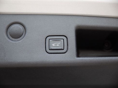 Used 2022 Chevrolet Equinox LT FWD image 26