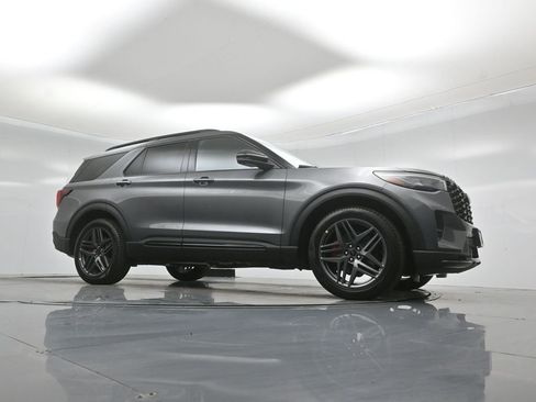 New 2026 Ford Explorer ST AWD/4WD image 3