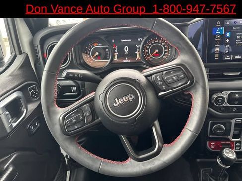 Used 2024 Jeep Wrangler Unlimited Rubicon AWD/4WD image 15