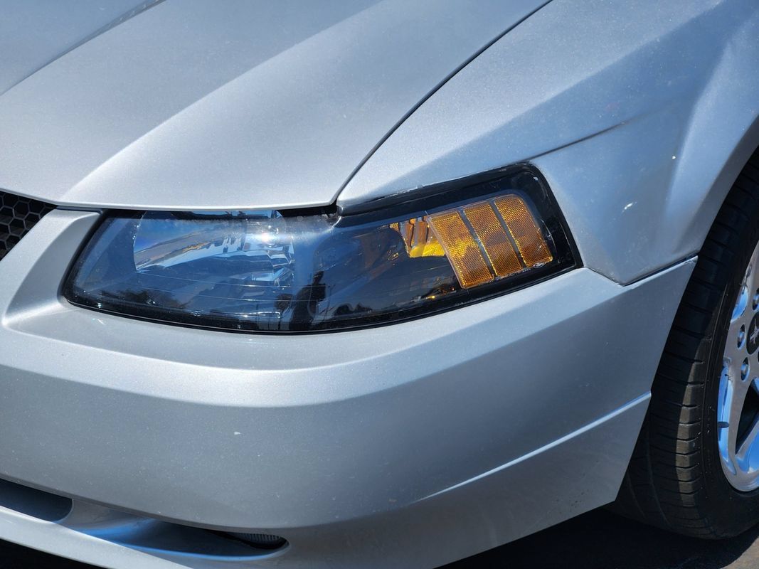 Used 2004 Ford Mustang GT RWD image 10