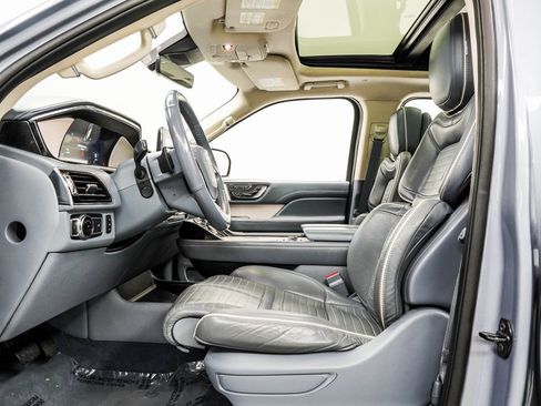 Used 2020 Lincoln Navigator L Black Label w/ Cargo Convenience Package image 40