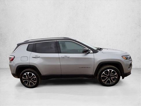 Used 2022 Jeep Compass Limited AWD/4WD image 5