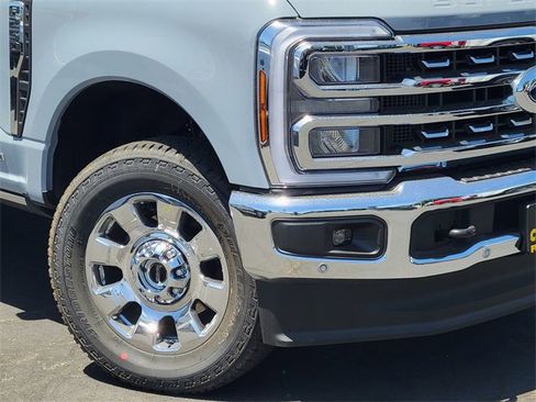 New 2025 Ford F250 Lariat w/ Lariat Ultimate Package image 3