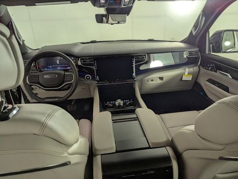 New 2026 Jeep Grand Wagoneer Summit image 26