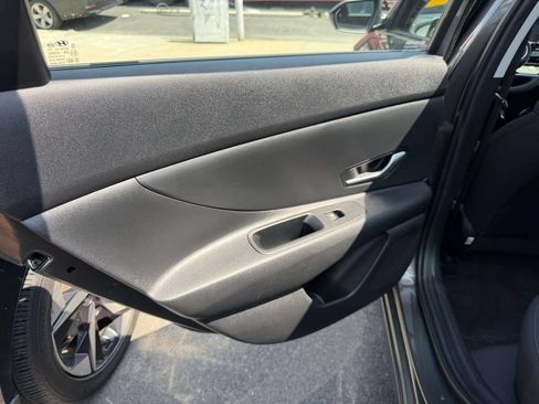 Certified 2024 Hyundai Elantra SEL FWD image 12