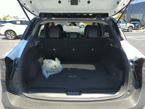 Certified 2025 Nissan Kicks SR FWD image 19