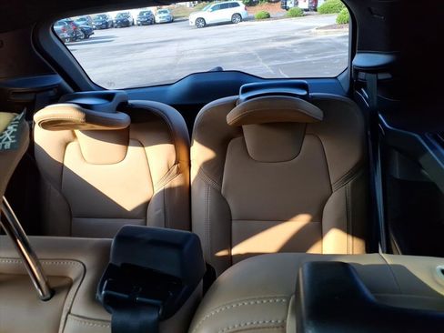 Used 2022 Volvo XC90 T6 Inscription w/ Lounge Package AWD/4WD image 21