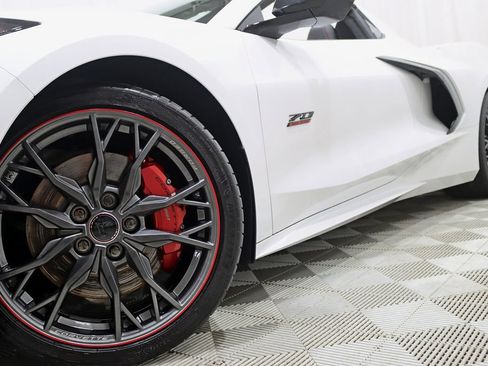 Used 2023 Chevrolet Corvette Stingray Premium Conv w/ Z51 Performance Package RWD image 5