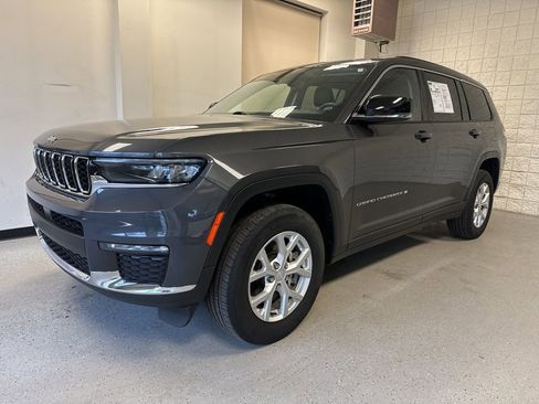 Used 2023 Jeep Grand Cherokee L Limited image 2