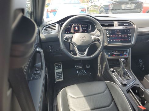 Used 2022 Volkswagen Tiguan SEL R-Line AWD/4WD image 10