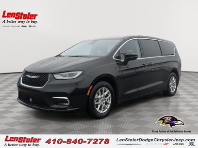 Used 2023 Chrysler Pacifica Touring-L