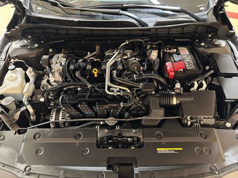 Used 2025 Nissan Altima 2.5 SV FWD image 32