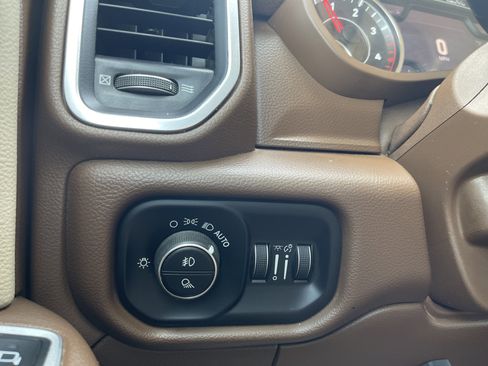 Used 2020 RAM 3500 Laramie AWD/4WD image 19