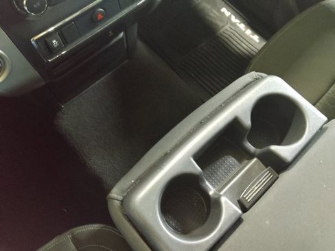 Used 2017 Nissan Titan SV image 26