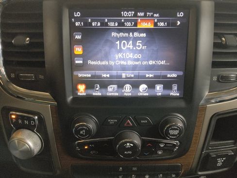 Used 2017 RAM 1500 Laramie RWD image 25