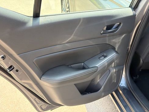 Used 2025 Nissan Altima 2.5 SV FWD image 21