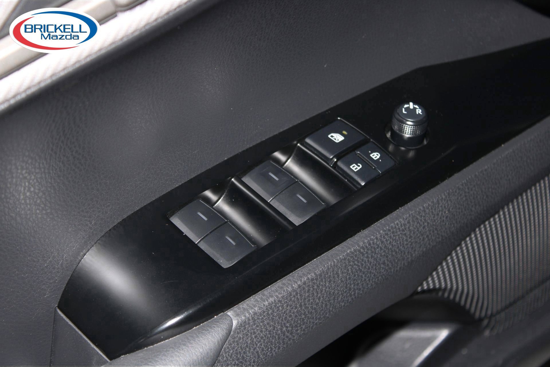 Used 2025 Toyota Camry SE FWD image 12