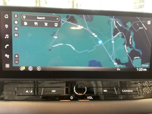 Used 2025 Nissan Rogue SL image 10