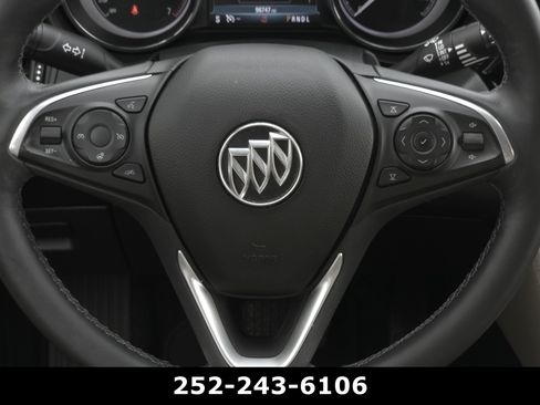 Used 2020 Buick Envision Essence FWD image 23