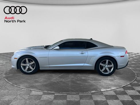Used 2015 Chevrolet Camaro LT RWD image 2