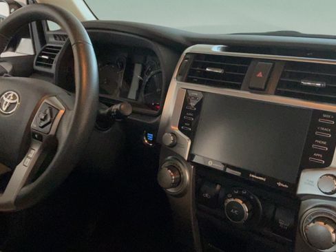 Used 2020 Toyota 4Runner SR5 Premium w/ Moonroof Package AWD/4WD image 39