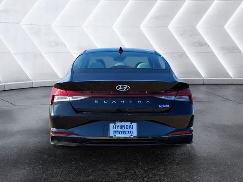 Used 2023 Hyundai Elantra Limited image 4