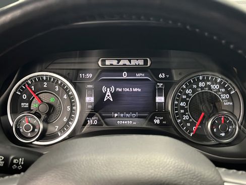 Used 2022 RAM 1500 Laramie AWD/4WD image 16