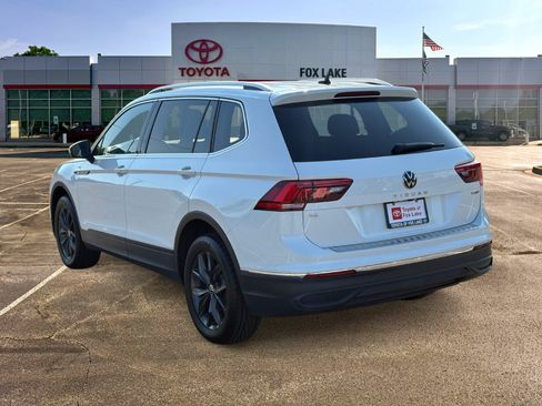 Used 2023 Volkswagen Tiguan SE AWD/4WD image 3
