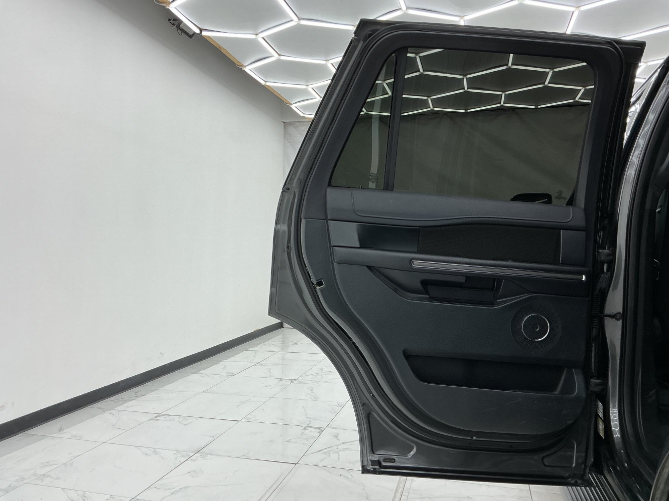 Used 2020 Ford Expedition XLT AWD/4WD image 24
