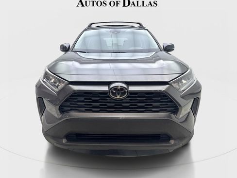 Used 2021 Toyota RAV4 LE FWD image 3