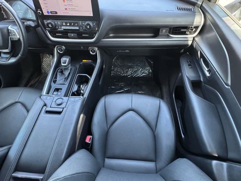 Used 2024 Toyota Grand Highlander XLE image 16