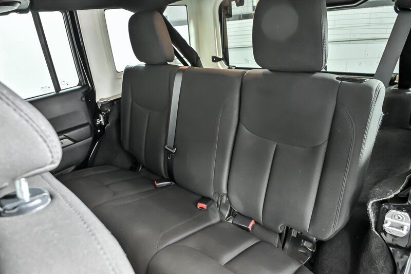 Used 2014 Jeep Wrangler Unlimited Sport w/ Quick Order Package 24S AWD/4WD image 17
