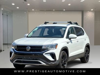 Used 2023 Volkswagen Taos SE w/ Black Wheel Package