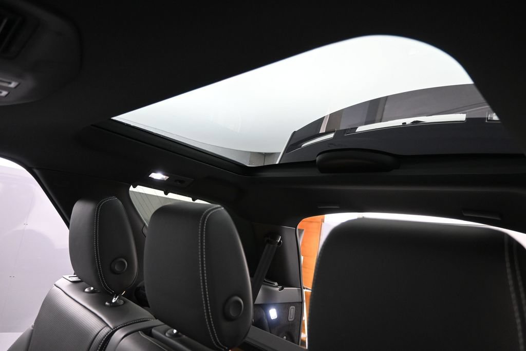 New 2026 Land Rover Discovery Limited Edition AWD/4WD image 32