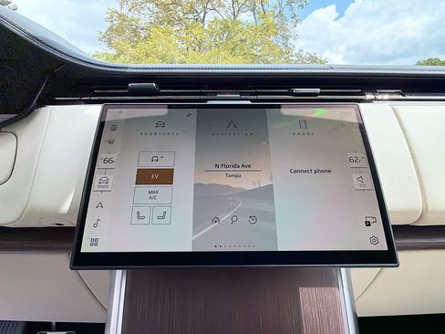 New 2026 Land Rover Range Rover SE image 30