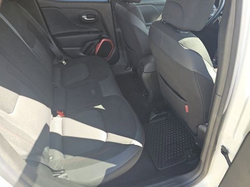 Used 2017 Jeep Renegade Trailhawk image 5