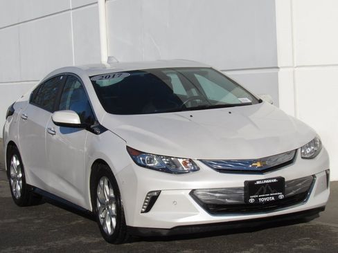 Used 2017 Chevrolet Volt Premier w/ Driver Confidence II Package image 2