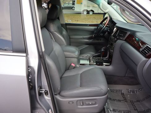 Used 2010 Lexus LX 570 4WD image 25